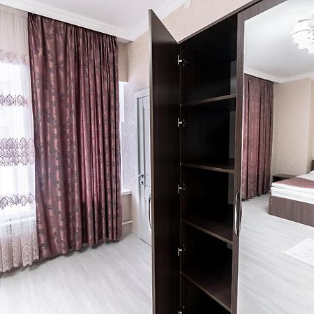 Mixx Hotel Karakol Extérieur photo