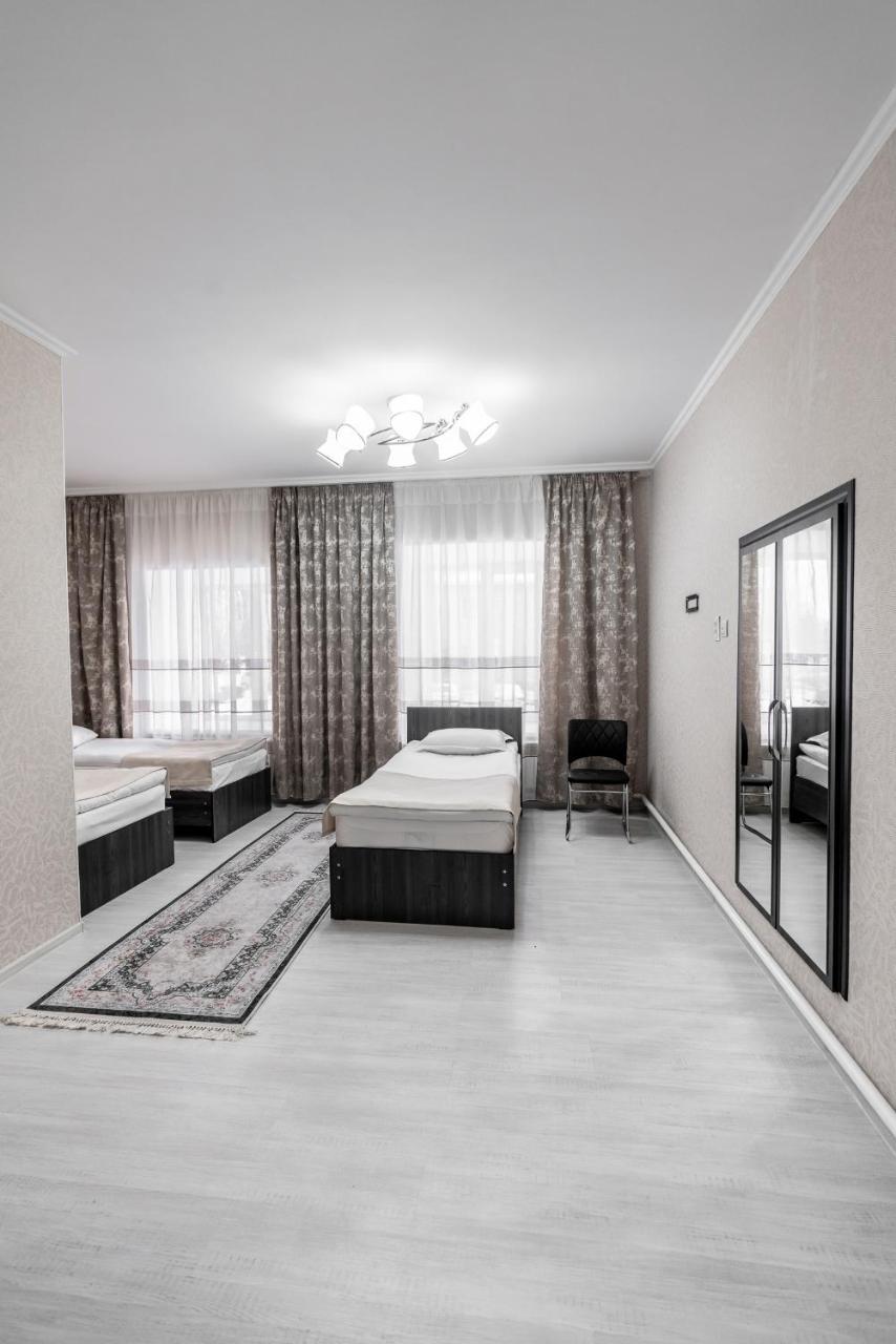 Mixx Hotel Karakol Extérieur photo
