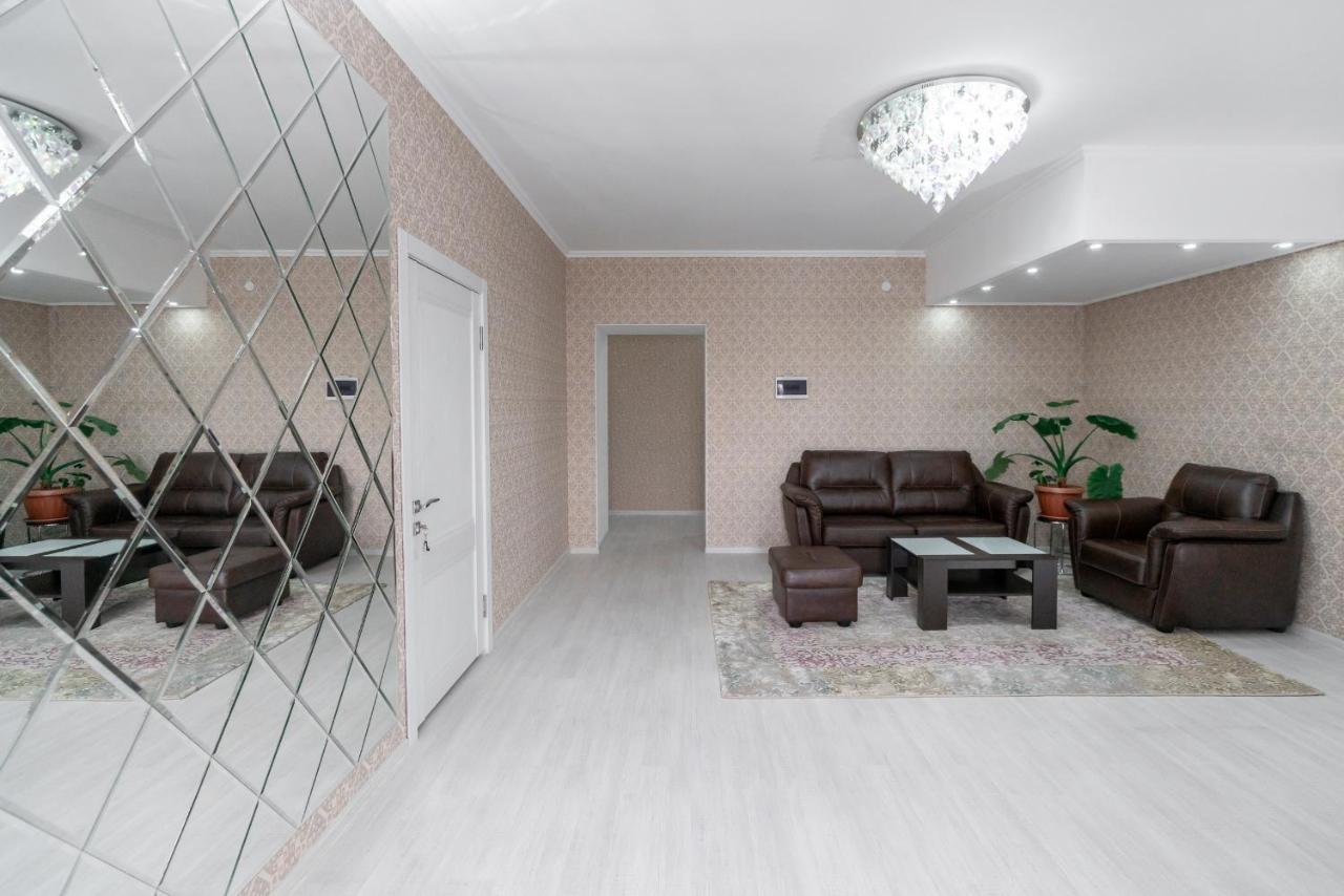 Mixx Hotel Karakol Extérieur photo