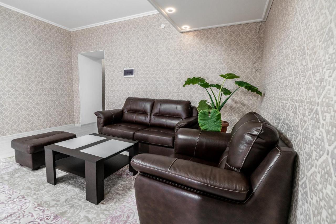 Mixx Hotel Karakol Extérieur photo