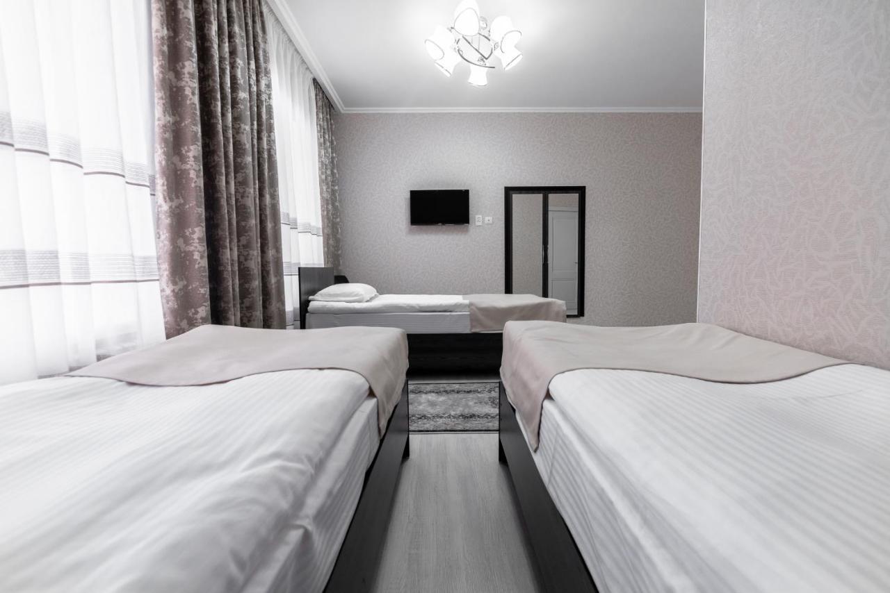 Mixx Hotel Karakol Extérieur photo