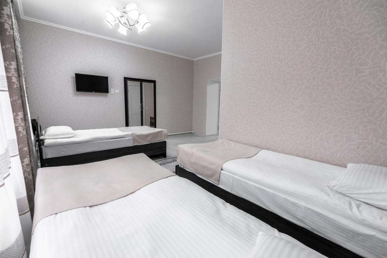 Mixx Hotel Karakol Extérieur photo