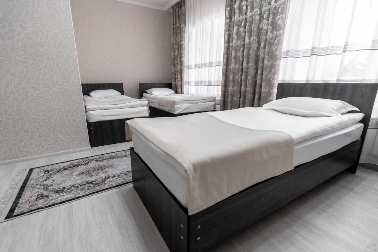 Mixx Hotel Karakol Extérieur photo