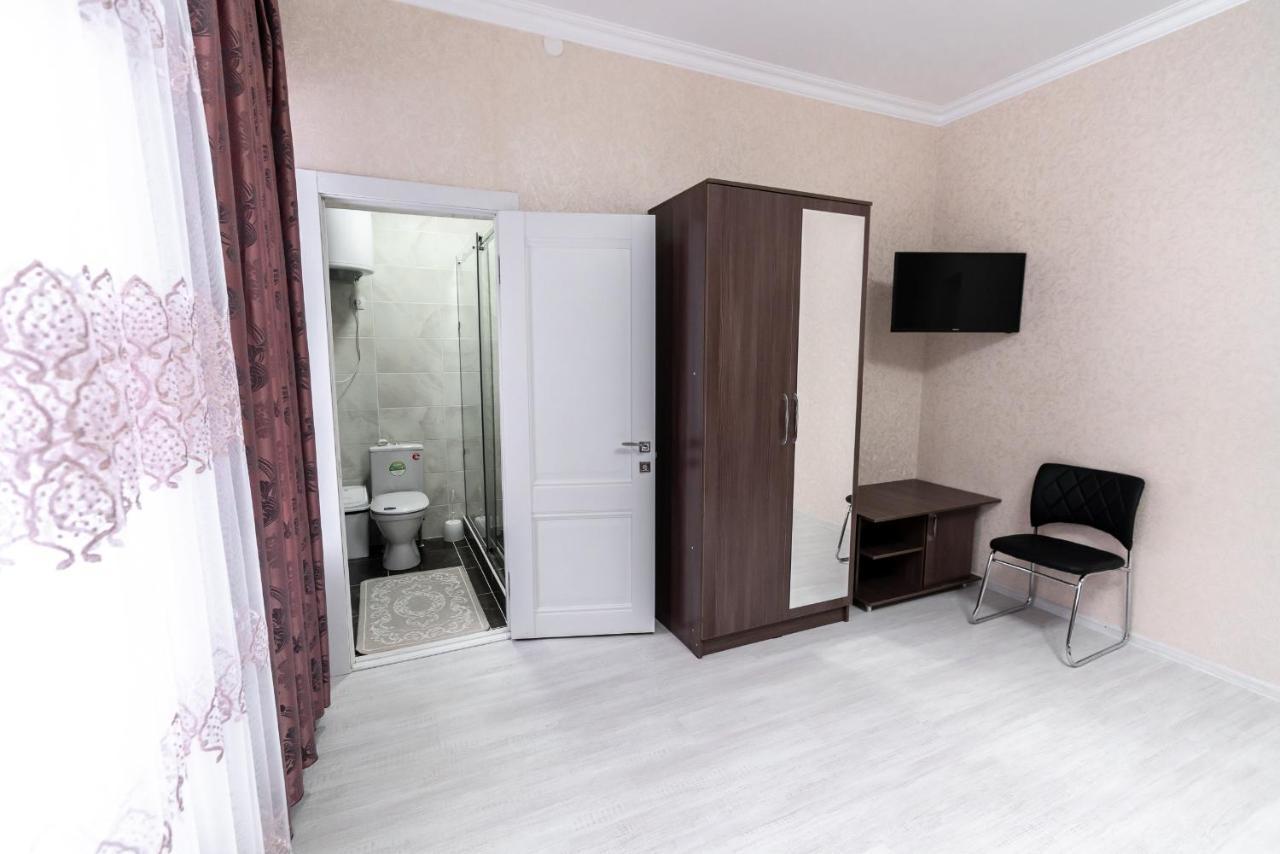 Mixx Hotel Karakol Extérieur photo