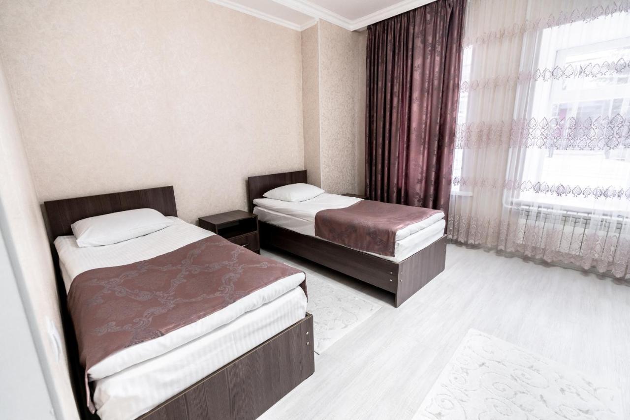 Mixx Hotel Karakol Extérieur photo