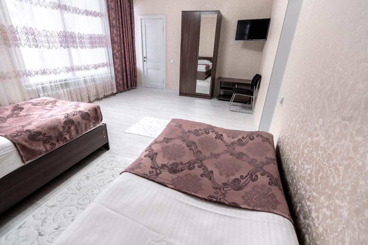 Mixx Hotel Karakol Extérieur photo